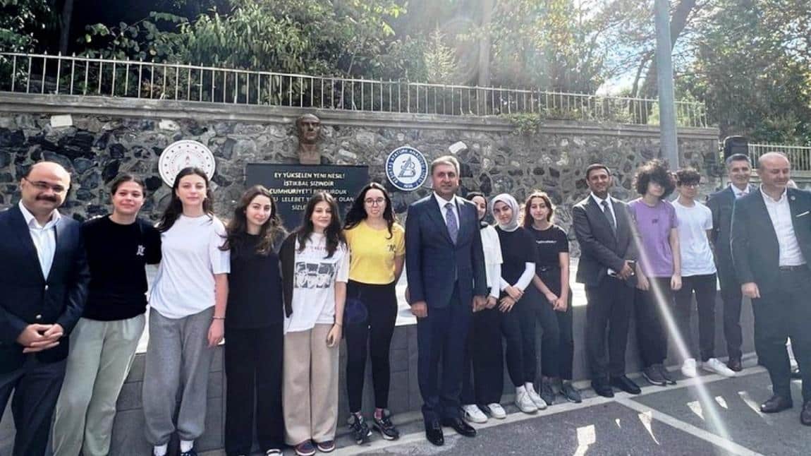 İstanbul İl Milli Eğitim Müdürü Sn Murat Mücahit Yentur'un Okulumuzu Ziyareti